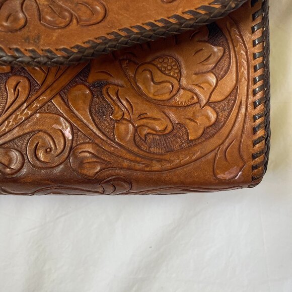 Vintage 1970s Hippie Boho hand tooled blossom leather bag - Picture 3 of 8